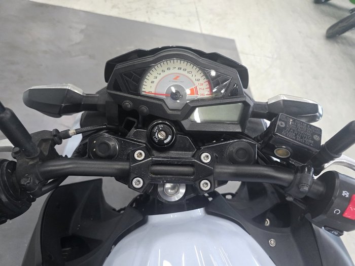 2016 Kawasaki Z300 ABS SE (LAMS) WHITE/GOLD SE