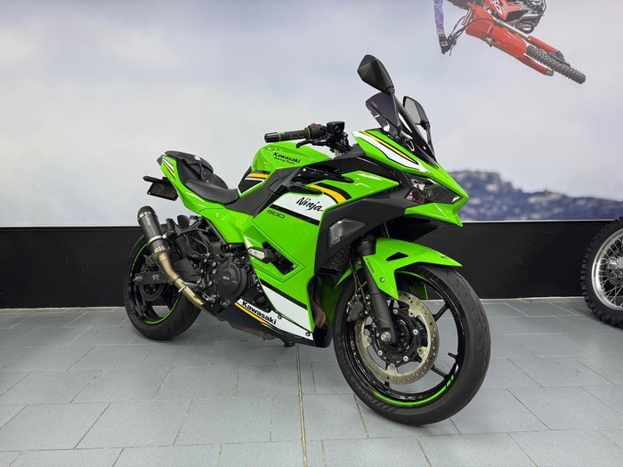 2025 Kawasaki Ninja 500 SE KRT Edition (EX500J) Ninja Green