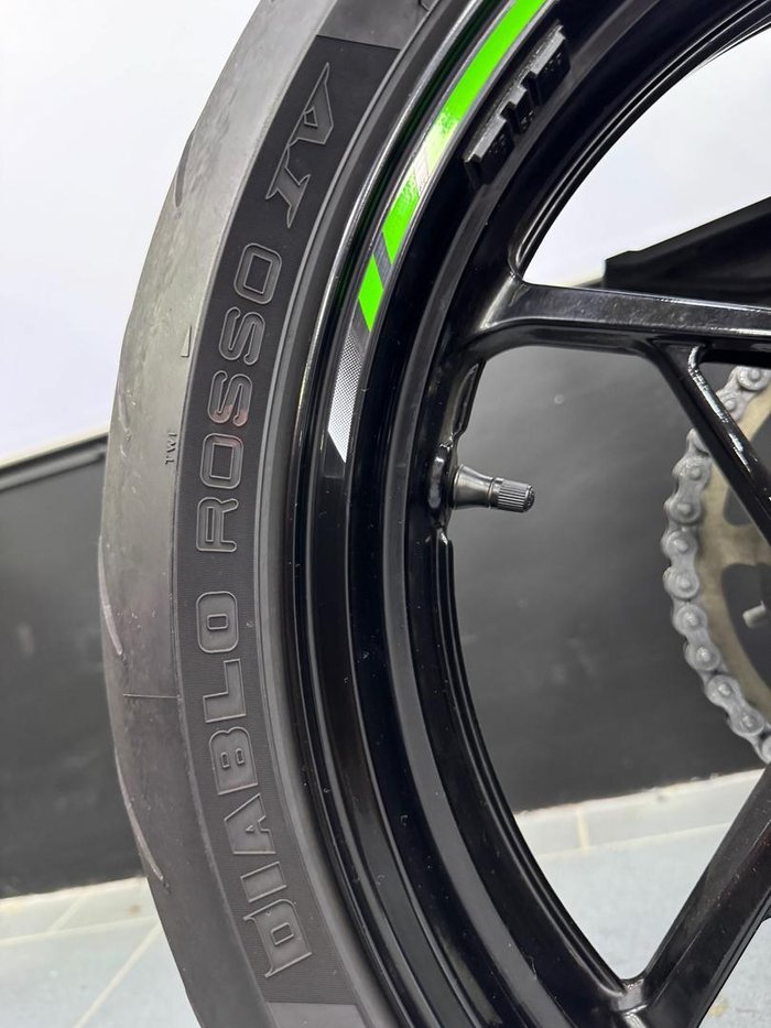 2025 Kawasaki Ninja 500 SE KRT Edition (EX500J) Ninja Green