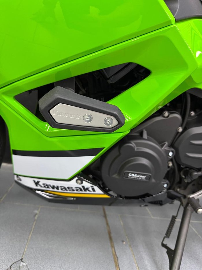 2025 Kawasaki Ninja 500 SE KRT Edition (EX500J) Ninja Green