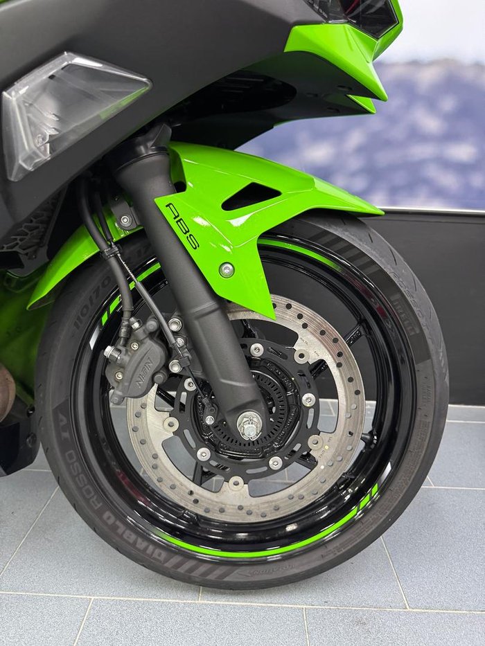 2025 Kawasaki Ninja 500 SE KRT Edition (EX500J) Ninja Green