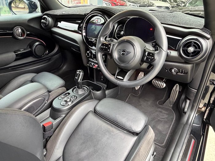 2023 MINI Hatch John Cooper Works Classic F56 LCI-2 Midnight Black II