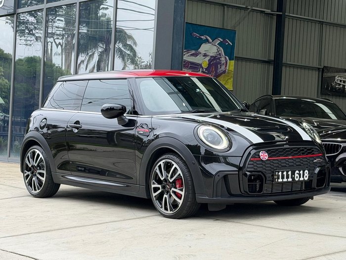 2023 MINI Hatch John Cooper Works Classic F56 LCI-2 Midnight Black II