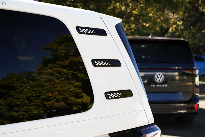 2025 Volkswagen ID. Buzz Pro BEV560