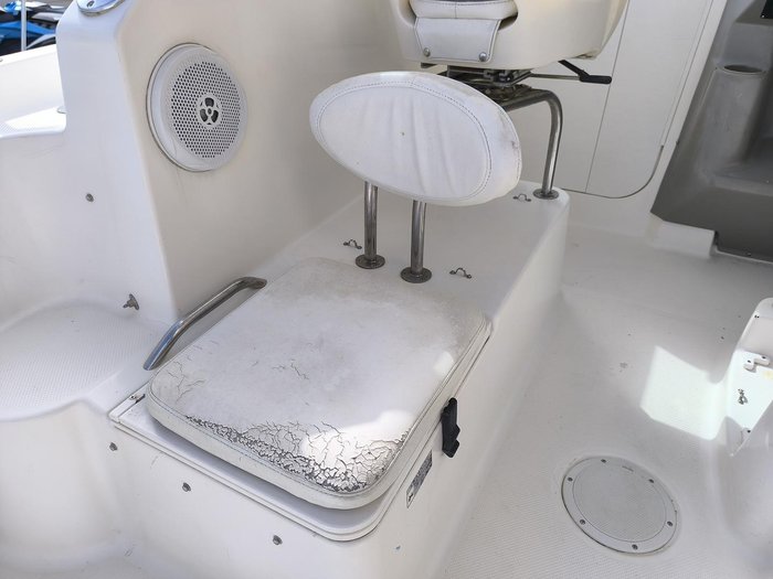 2005 Trophy 2502 WALKAROUND