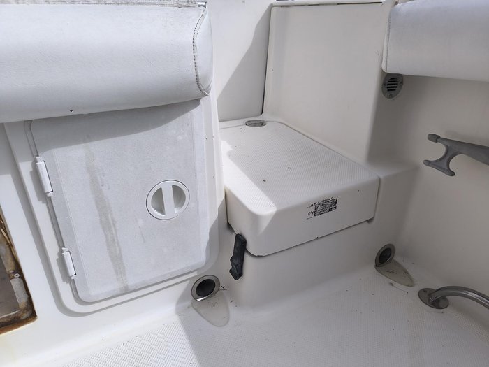 2005 Trophy 2502 WALKAROUND