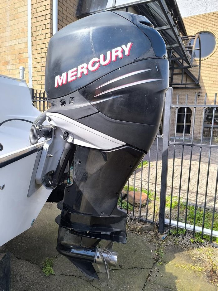 2005 Trophy 2502 WALKAROUND