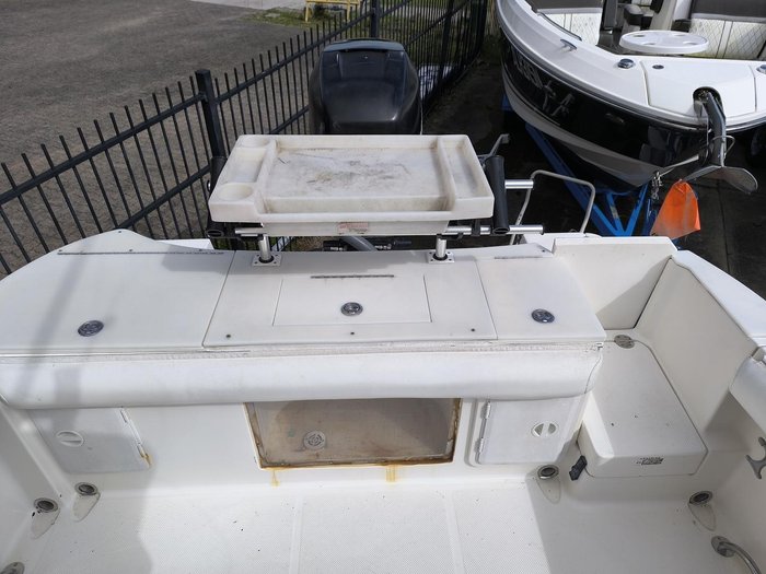 2005 Trophy 2502 WALKAROUND