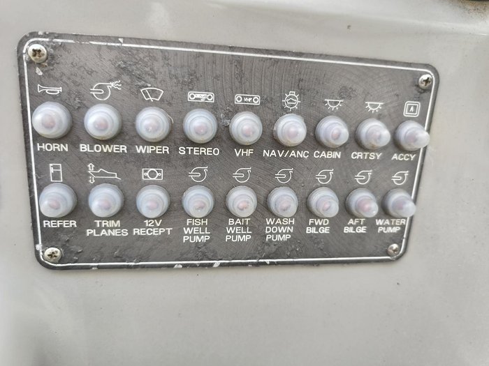 2005 Trophy 2502 WALKAROUND