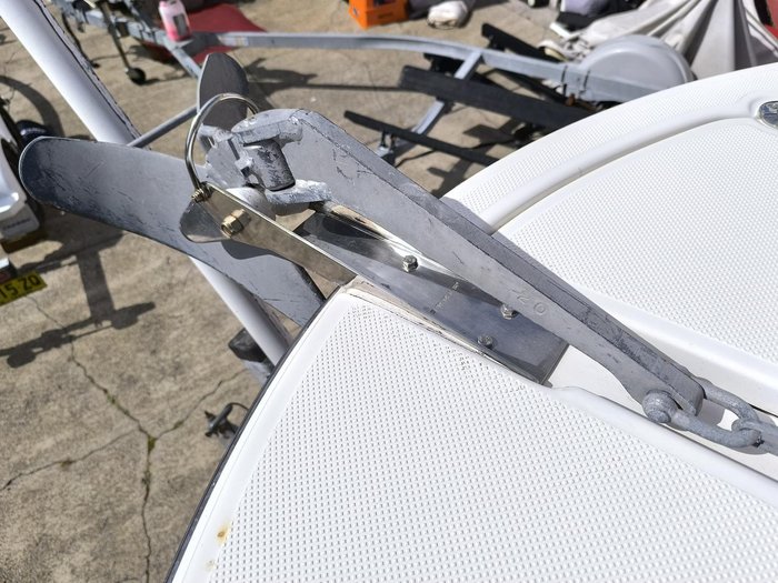 2005 Trophy 2502 WALKAROUND