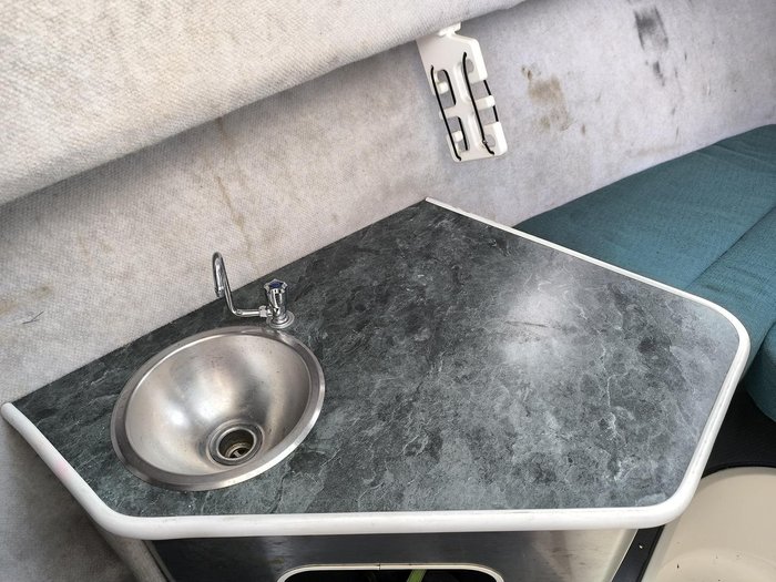 2005 Trophy 2502 WALKAROUND