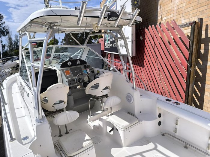 2005 Trophy 2502 WALKAROUND