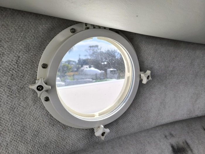 2005 Trophy 2502 WALKAROUND