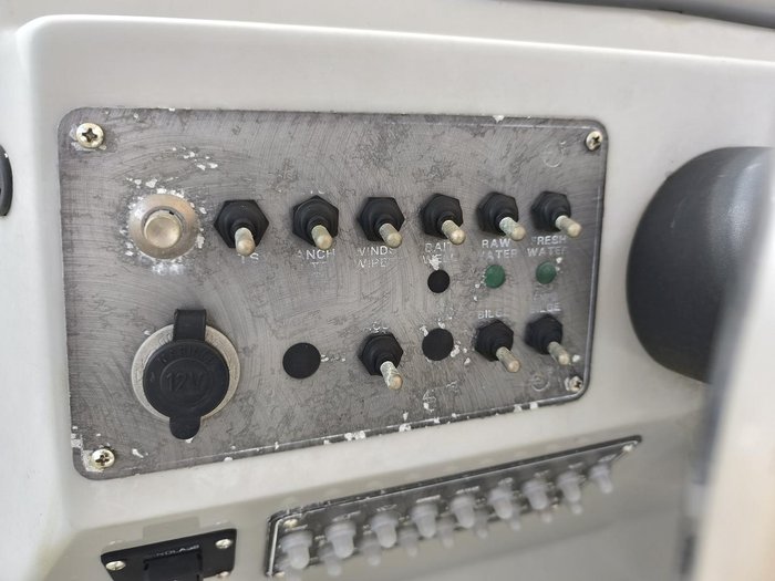 2005 Trophy 2502 WALKAROUND