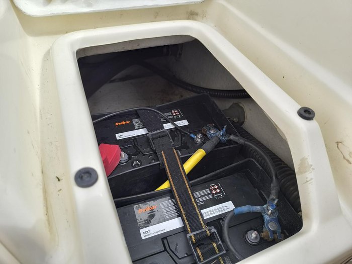 2005 Trophy 2502 WALKAROUND