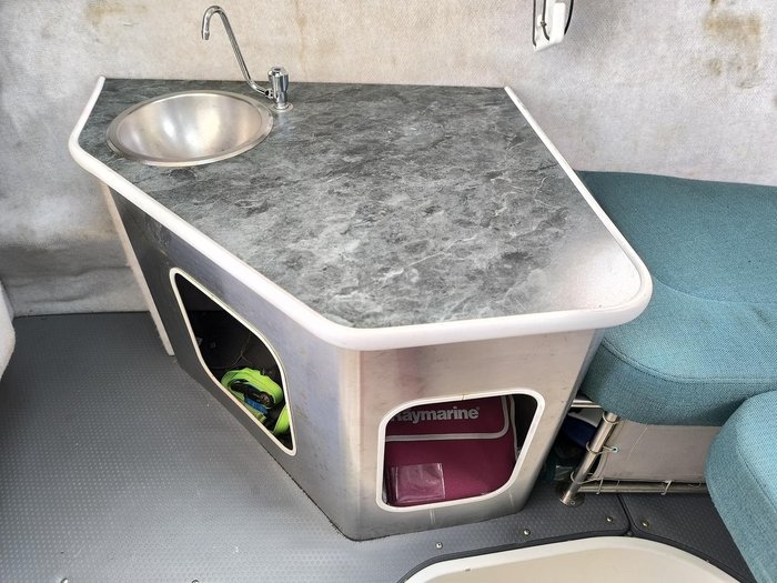 2005 Trophy 2502 WALKAROUND