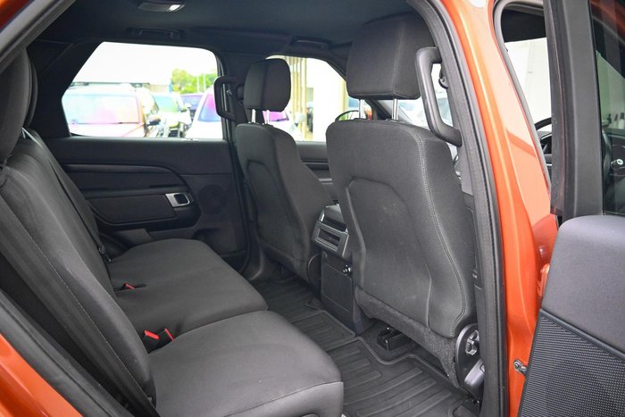 2020 Land Rover Discovery SD6 S