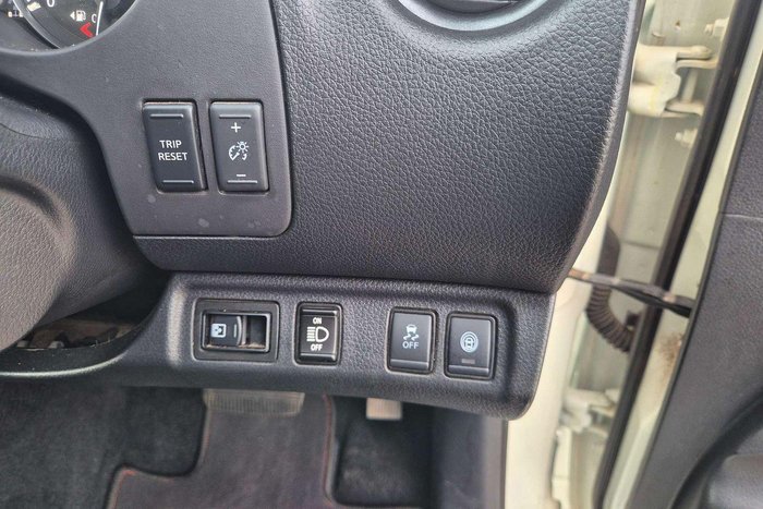 2022 Nissan Navara PRO-4X Warrior D23 MY22 4X4 Dual Range White Pearl