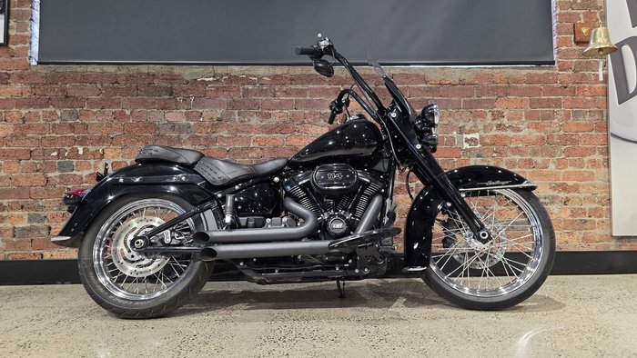 Harley-Davidson Heritage Classic 114 (FLHCS) Softail