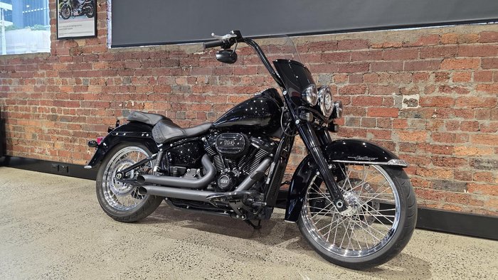 Harley-Davidson Heritage Classic 114 (FLHCS) Softail