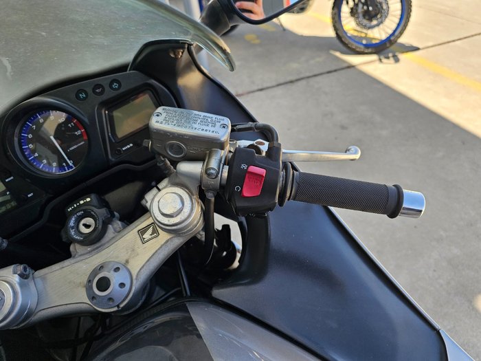 2006 Honda CBR1100XX (SUPER BLACKBIRD) Silver