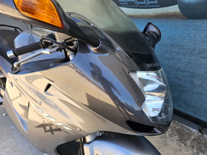 2006 Honda CBR1100XX (SUPER BLACKBIRD) Silver