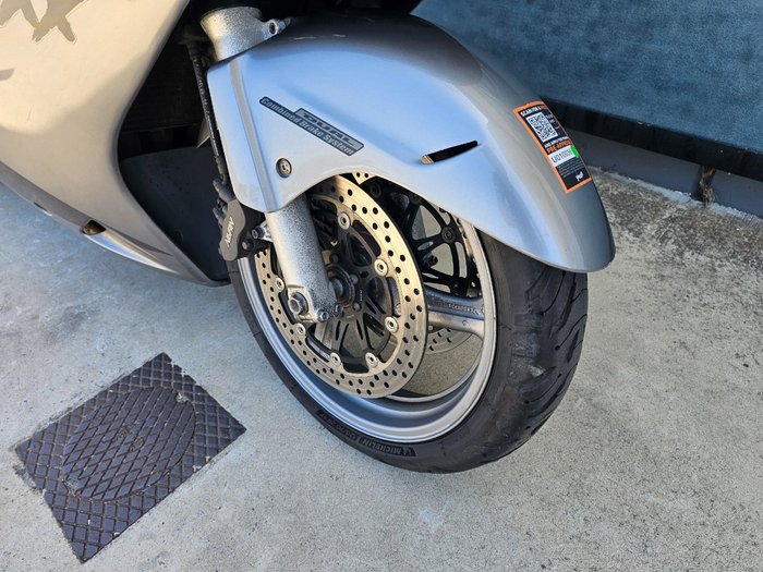 2006 Honda CBR1100XX (SUPER BLACKBIRD) Silver