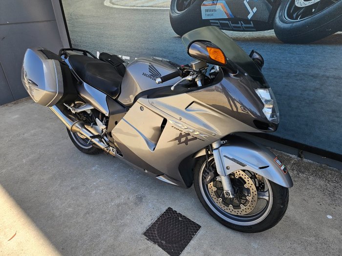 2006 Honda CBR1100XX (SUPER BLACKBIRD) Silver