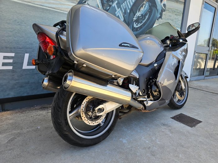 2006 Honda CBR1100XX (SUPER BLACKBIRD) Silver