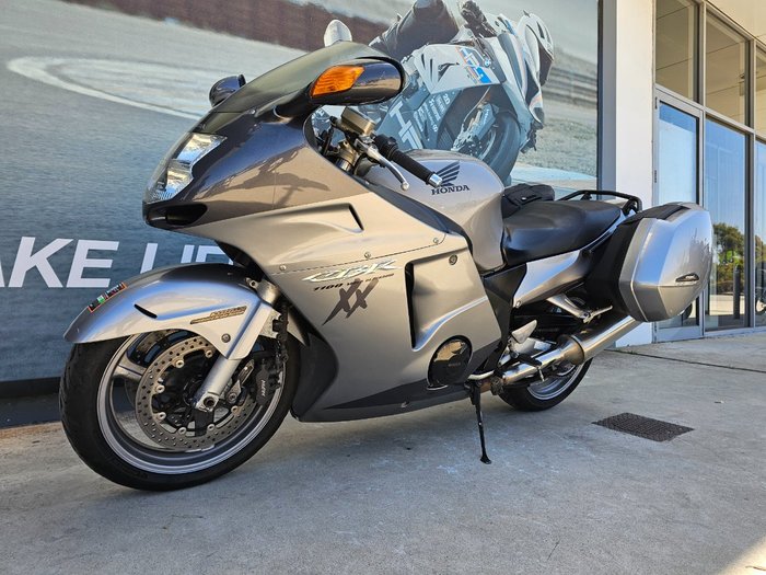 2006 Honda CBR1100XX (SUPER BLACKBIRD) Silver