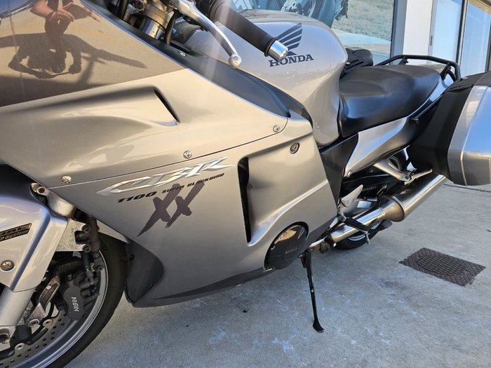 2006 Honda CBR1100XX (SUPER BLACKBIRD) Silver
