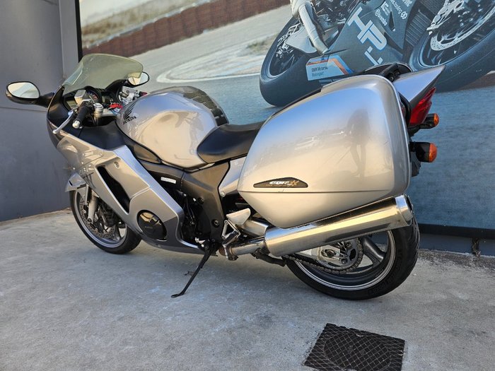 2006 Honda CBR1100XX (SUPER BLACKBIRD) Silver