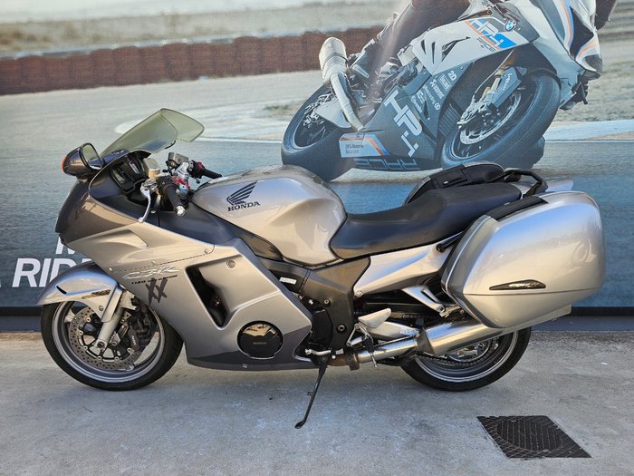 2006 Honda CBR1100XX (SUPER BLACKBIRD) Silver