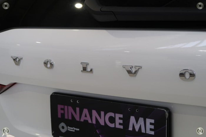 2021 Volvo XC60 B6 R-Design