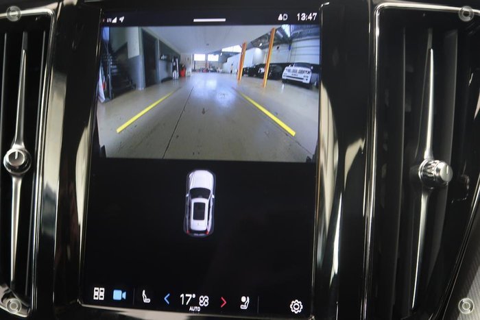 2021 Volvo XC60 B6 R-Design