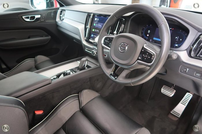 2021 Volvo XC60 B6 R-Design