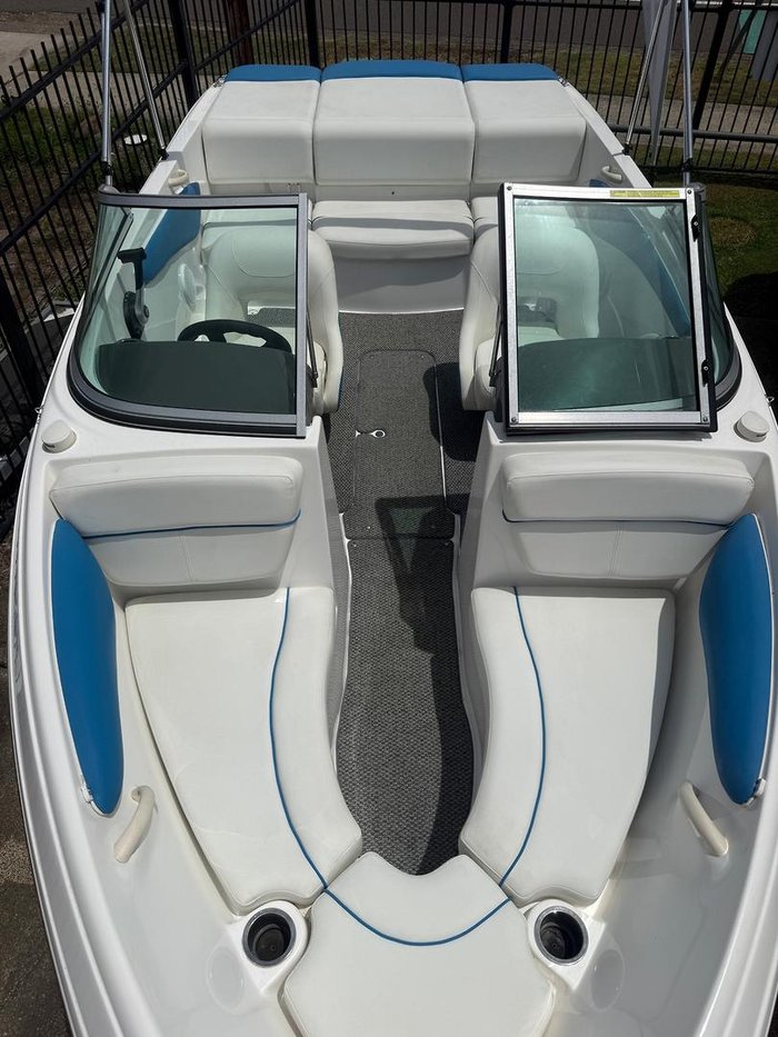 2014 Rinker Captiva 186 BR