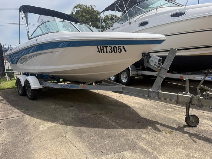 2014 Rinker Captiva 186 BR
