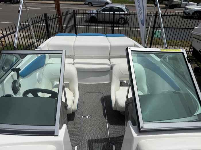 2014 Rinker Captiva 186 BR