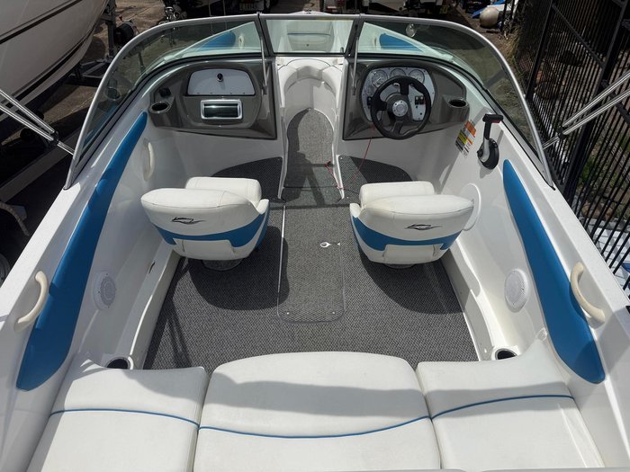 2014 Rinker Captiva 186 BR