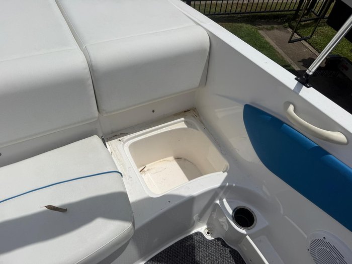 2014 Rinker Captiva 186 BR