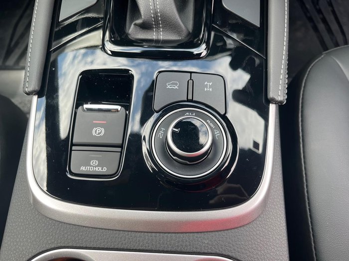 2025 Isuzu MU-X LS-T