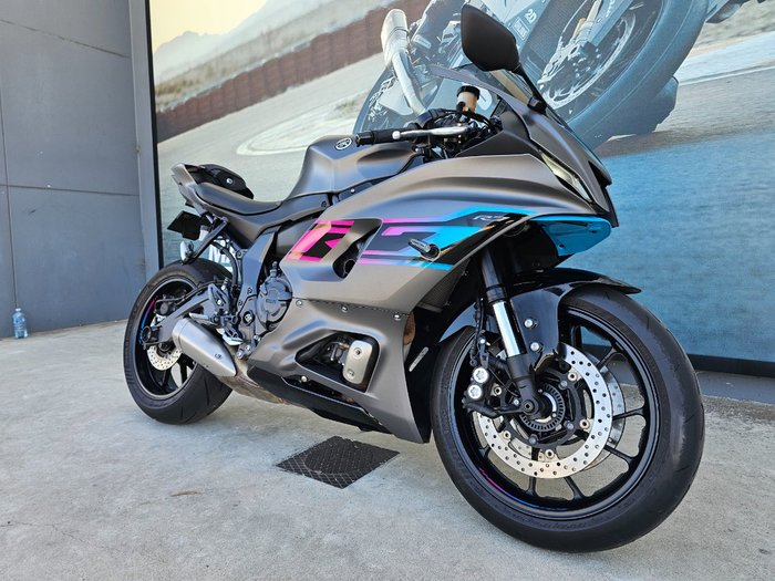 2024 Yamaha YZF-R7LA GREY