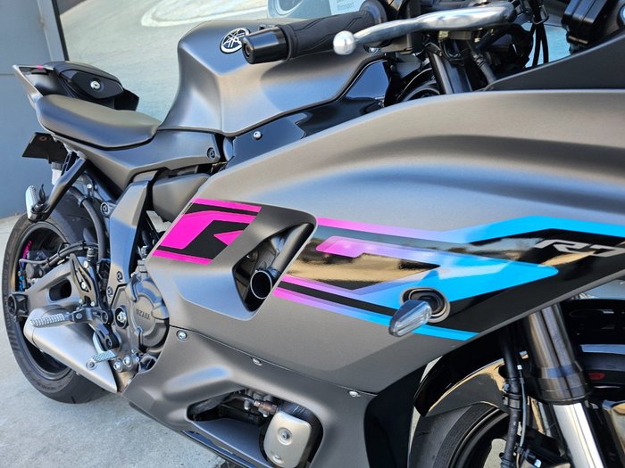 2024 Yamaha YZF-R7LA GREY