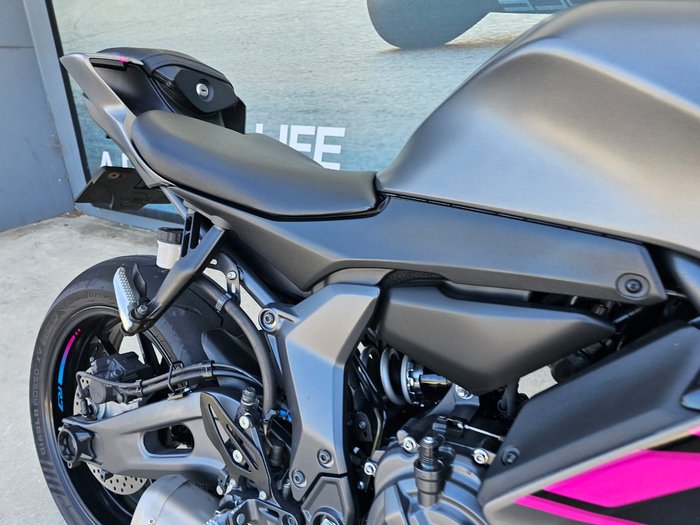 2024 Yamaha YZF-R7LA GREY