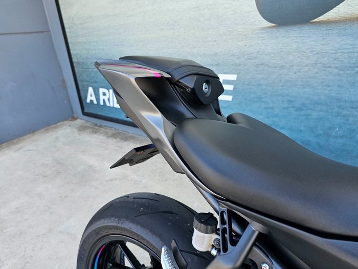 2024 Yamaha YZF-R7LA GREY