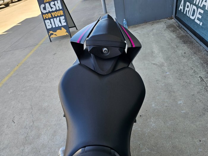 2024 Yamaha YZF-R7LA GREY