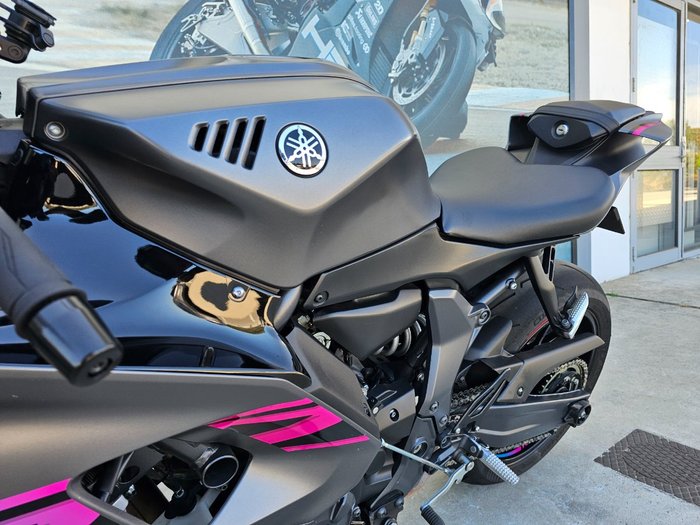 2024 Yamaha YZF-R7LA GREY