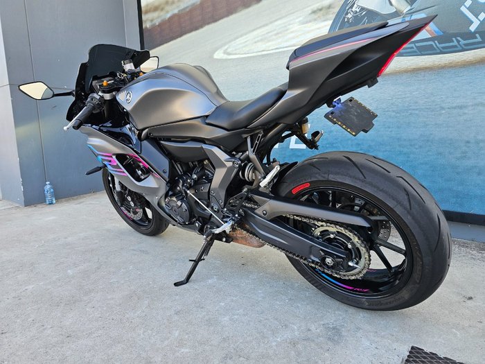 2024 Yamaha YZF-R7LA GREY