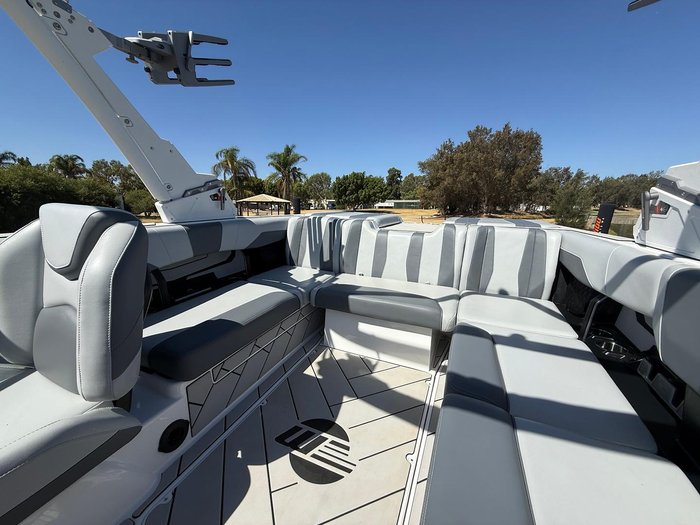 2023 Malibu Wakesetter 22 LSV